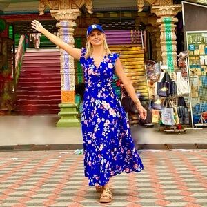 Floral Blue Maxi Dress size small (4)